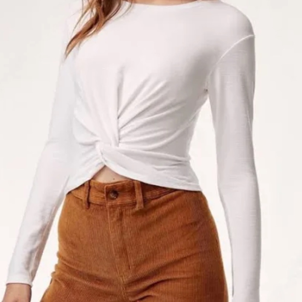 Wilfred Free White Knot top